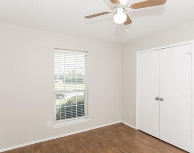 2216 Cancun Drive - Photo Thumbnail 9