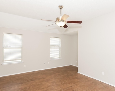 2216 Cancun Drive - Photo Thumbnail 8