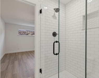 6115 Averill Way - Photo Thumbnail 18