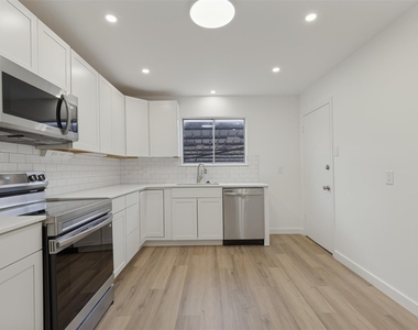 6115 Averill Way - Photo Thumbnail 9