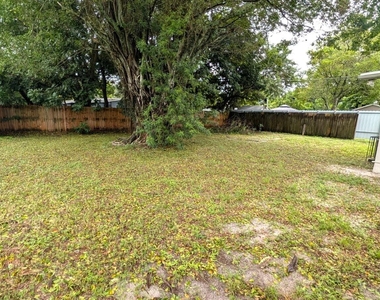1552 Nw 15th Terrace - Photo Thumbnail 2