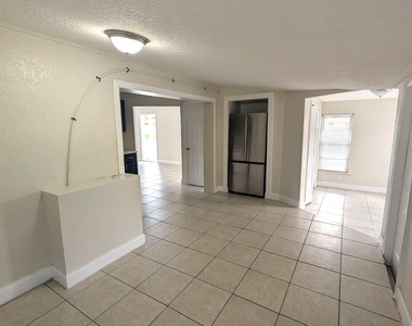 1552 Nw 15th Terrace - Photo Thumbnail 23