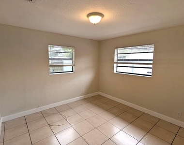 1552 Nw 15th Terrace - Photo Thumbnail 11