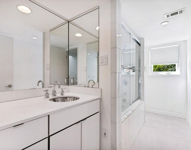 4020 Buena Vista - Photo Thumbnail 22