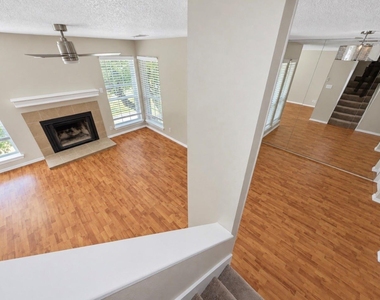 4067 Beltway Drive - Photo Thumbnail 10