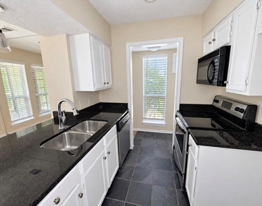 4067 Beltway Drive - Photo Thumbnail 6