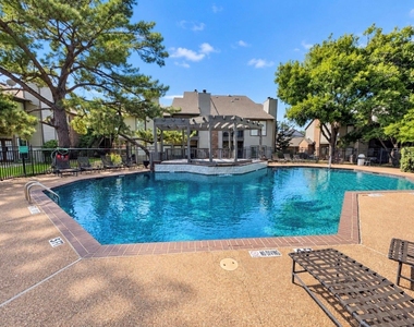 4067 Beltway Drive - Photo Thumbnail 3