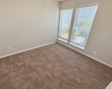 4067 Beltway Drive - Photo Thumbnail 14