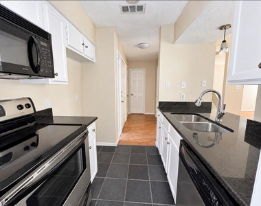 4067 Beltway Drive - Photo Thumbnail 5