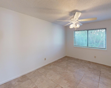 1710 Meridian Way - Photo Thumbnail 12