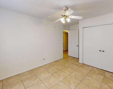 1710 Meridian Way - Photo Thumbnail 9