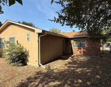 1710 Meridian Way - Photo Thumbnail 20