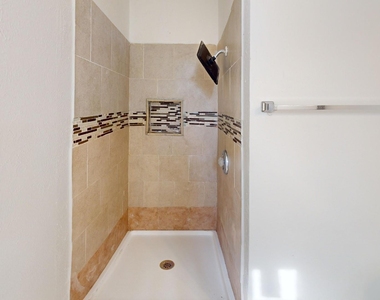 1710 Meridian Way - Photo Thumbnail 5