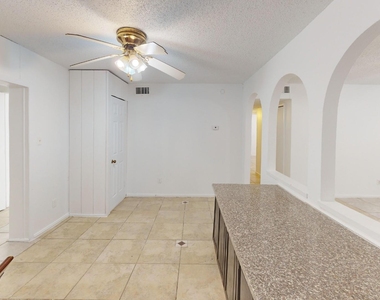 1710 Meridian Way - Photo Thumbnail 15