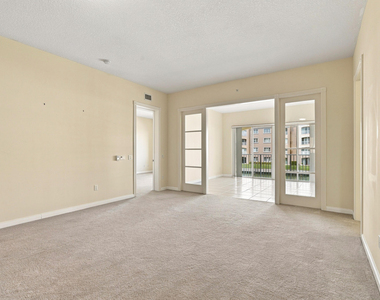 19 Harbour Isle Drive W - Photo Thumbnail 9
