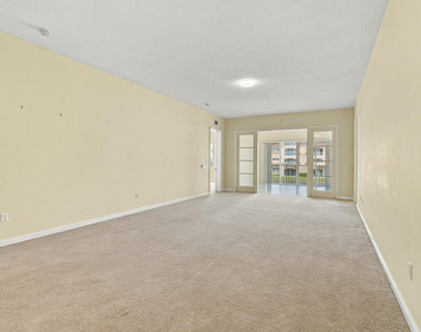 19 Harbour Isle Drive W - Photo Thumbnail 11
