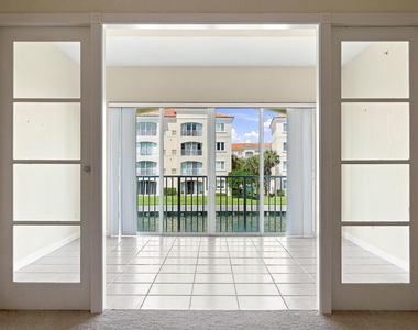 19 Harbour Isle Drive W - Photo Thumbnail 8