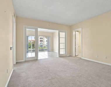 19 Harbour Isle Drive W - Photo Thumbnail 10