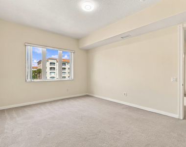 19 Harbour Isle Drive W - Photo Thumbnail 16