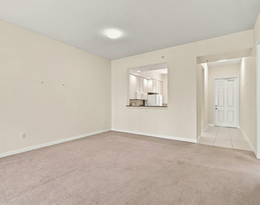 19 Harbour Isle Drive W - Photo Thumbnail 4