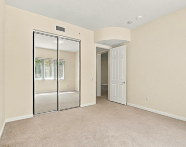 19 Harbour Isle Drive W - Photo Thumbnail 23