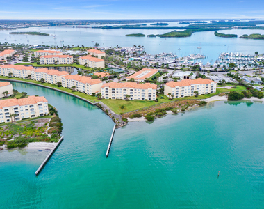 19 Harbour Isle Drive W - Photo Thumbnail 41