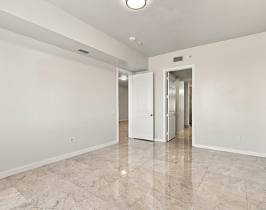 19 Harbour Isle Drive W - Photo Thumbnail 19