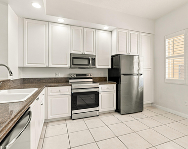 19 Harbour Isle Drive W - Photo Thumbnail 2