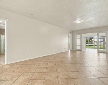 19 Harbour Isle Drive W - Photo Thumbnail 6