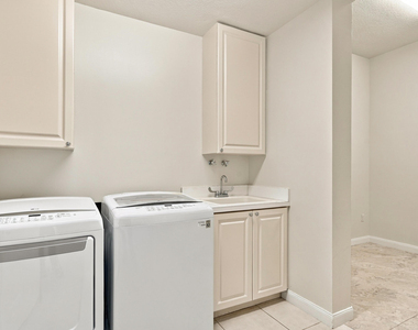 19 Harbour Isle Drive W - Photo Thumbnail 27