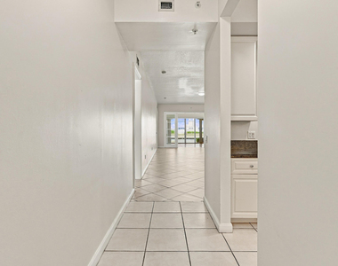 19 Harbour Isle Drive W - Photo Thumbnail 18