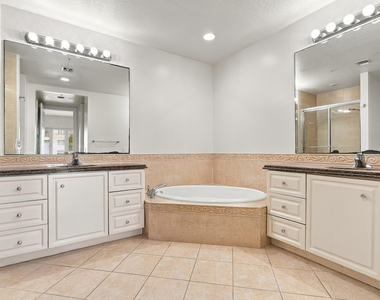 19 Harbour Isle Drive W - Photo Thumbnail 20