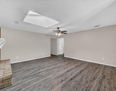 6401 Winn Street - Photo Thumbnail 2