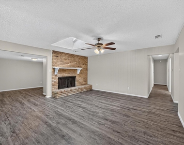 6401 Winn Street - Photo Thumbnail 3