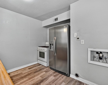 401 S Contemporary Drive - Photo Thumbnail 12