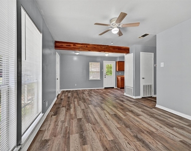 401 S Contemporary Drive - Photo Thumbnail 3