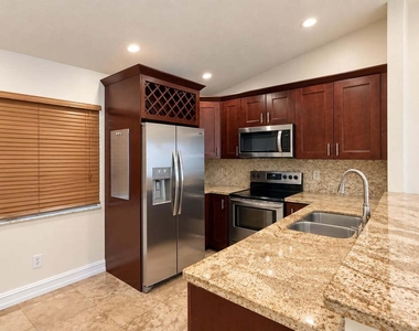 11838 Nw 13th Street - Photo Thumbnail 5