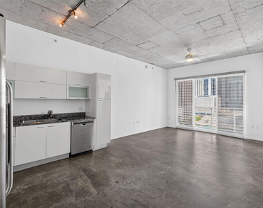133 Ne 2nd Avenue - Photo Thumbnail 9