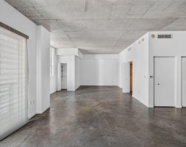 133 Ne 2nd Avenue - Photo Thumbnail 6