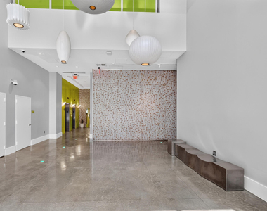 133 Ne 2nd Avenue - Photo Thumbnail 3