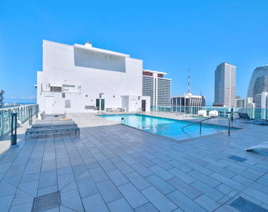 133 Ne 2nd Avenue - Photo Thumbnail 1