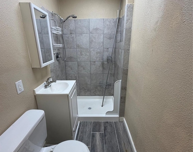 3727 Jackson Street - Photo Thumbnail 6