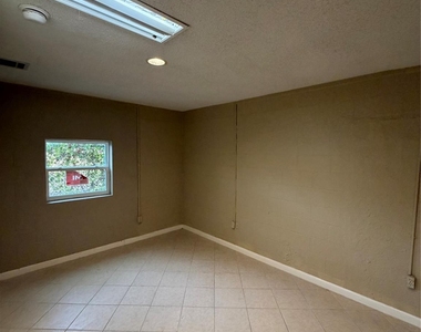 3727 Jackson Street - Photo Thumbnail 5
