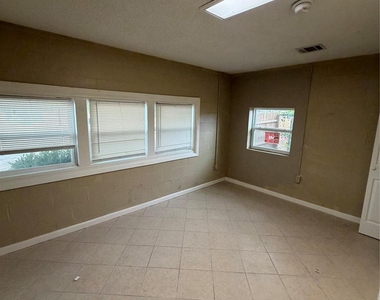 3727 Jackson Street - Photo Thumbnail 4