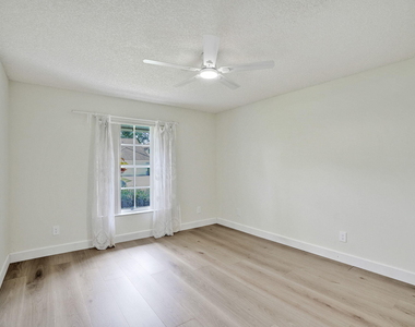 9821 Sw 3rd Court - Photo Thumbnail 12