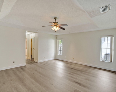 9821 Sw 3rd Court - Photo Thumbnail 8