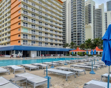 19201 Collins Avenue - Photo Thumbnail 10