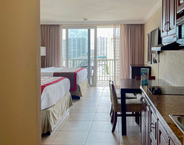 19201 Collins Avenue - Photo Thumbnail 6