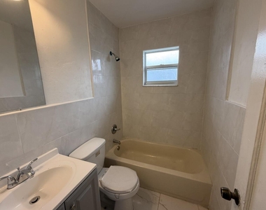 832 Nw 10th Street - Photo Thumbnail 8