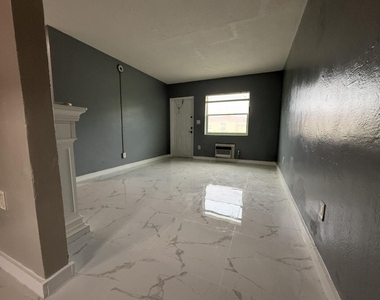 832 Nw 10th Street - Photo Thumbnail 4